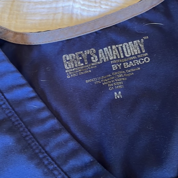 Grey’s Anatomy scrub set - Picture 3 of 11
